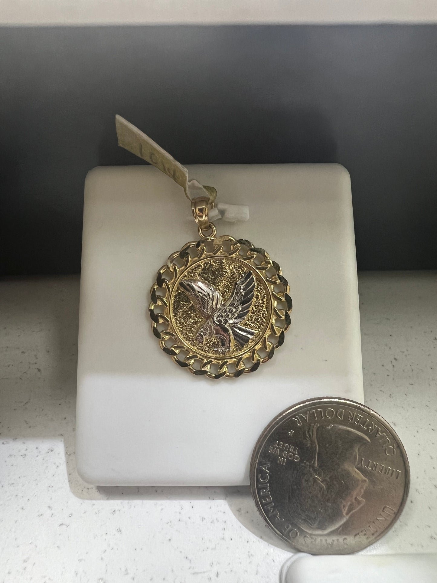 10K Eagle Circle Pendant