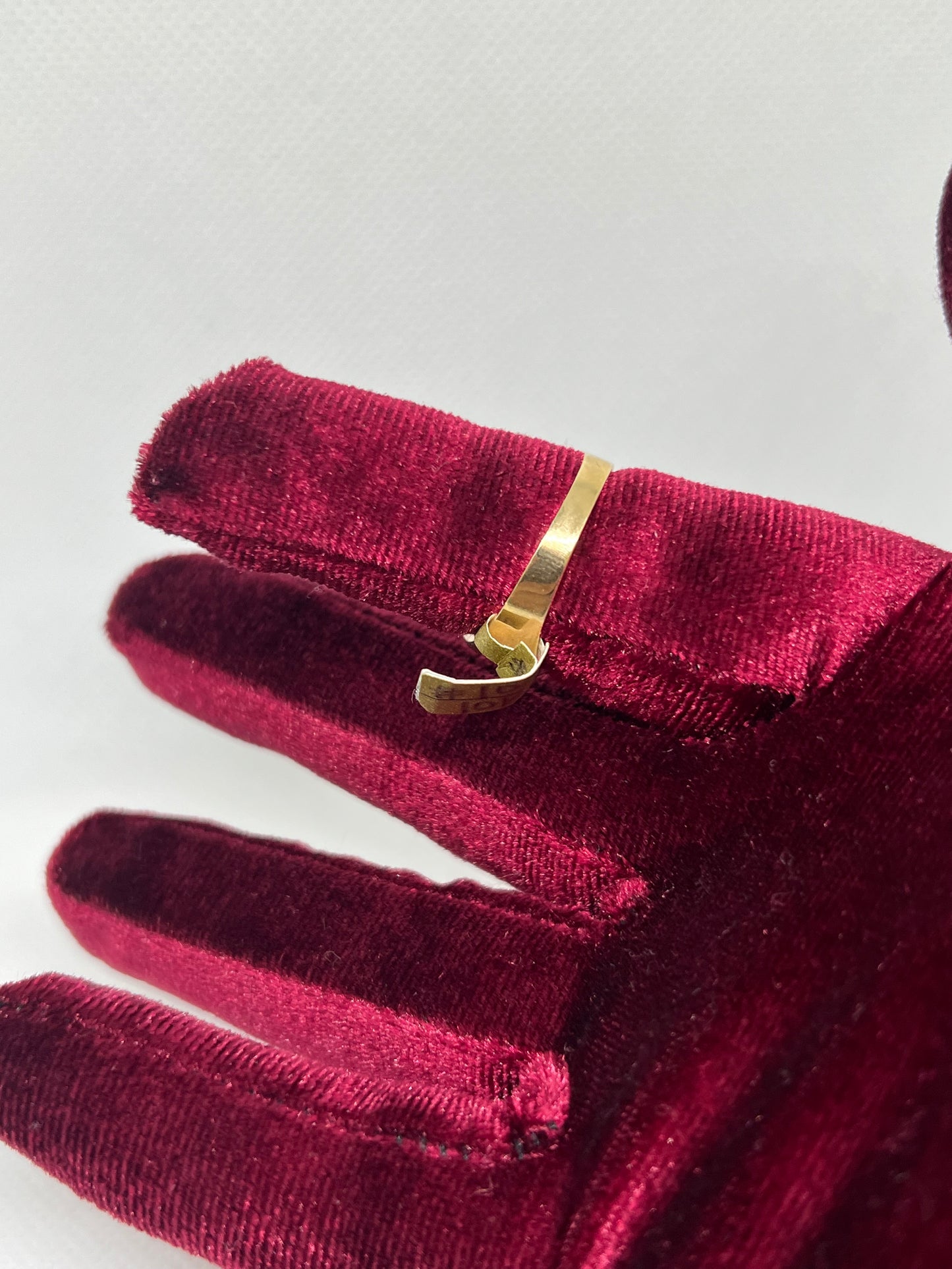 10K Solid Gold Mens Ring - Chain Included
