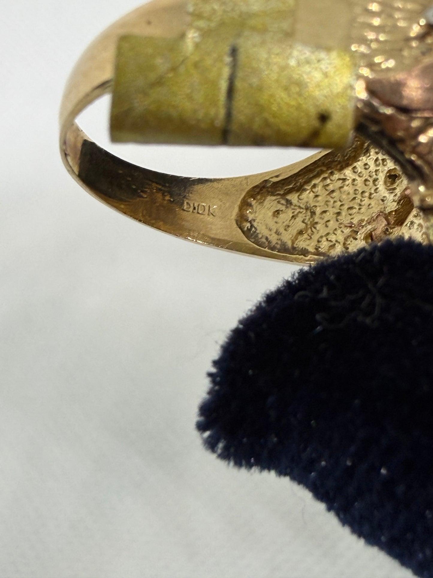 10K Solid Gold Lion Head Ring - Size 9