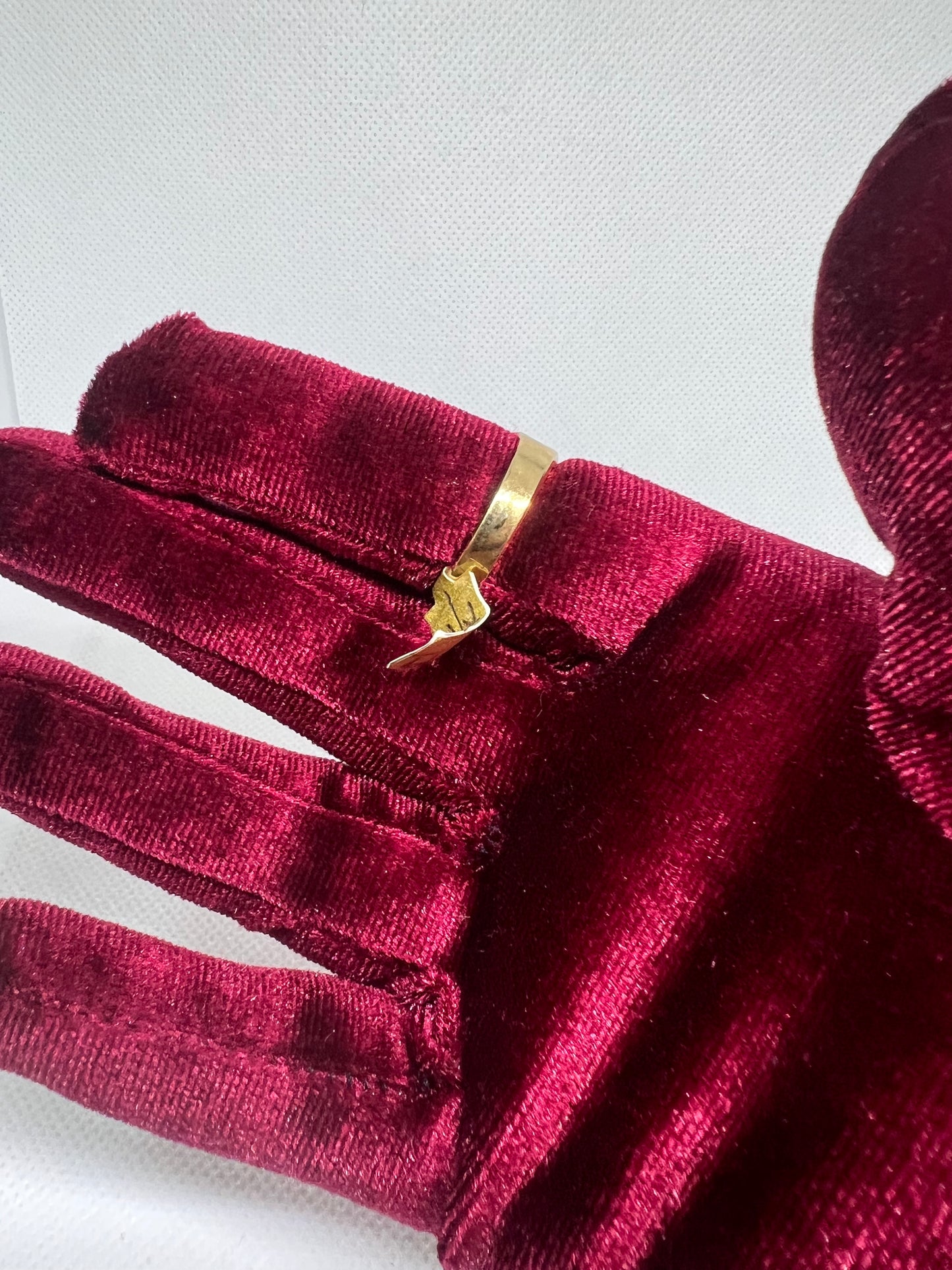 10K Solid Gold Jesus Head Ring - Chain Included