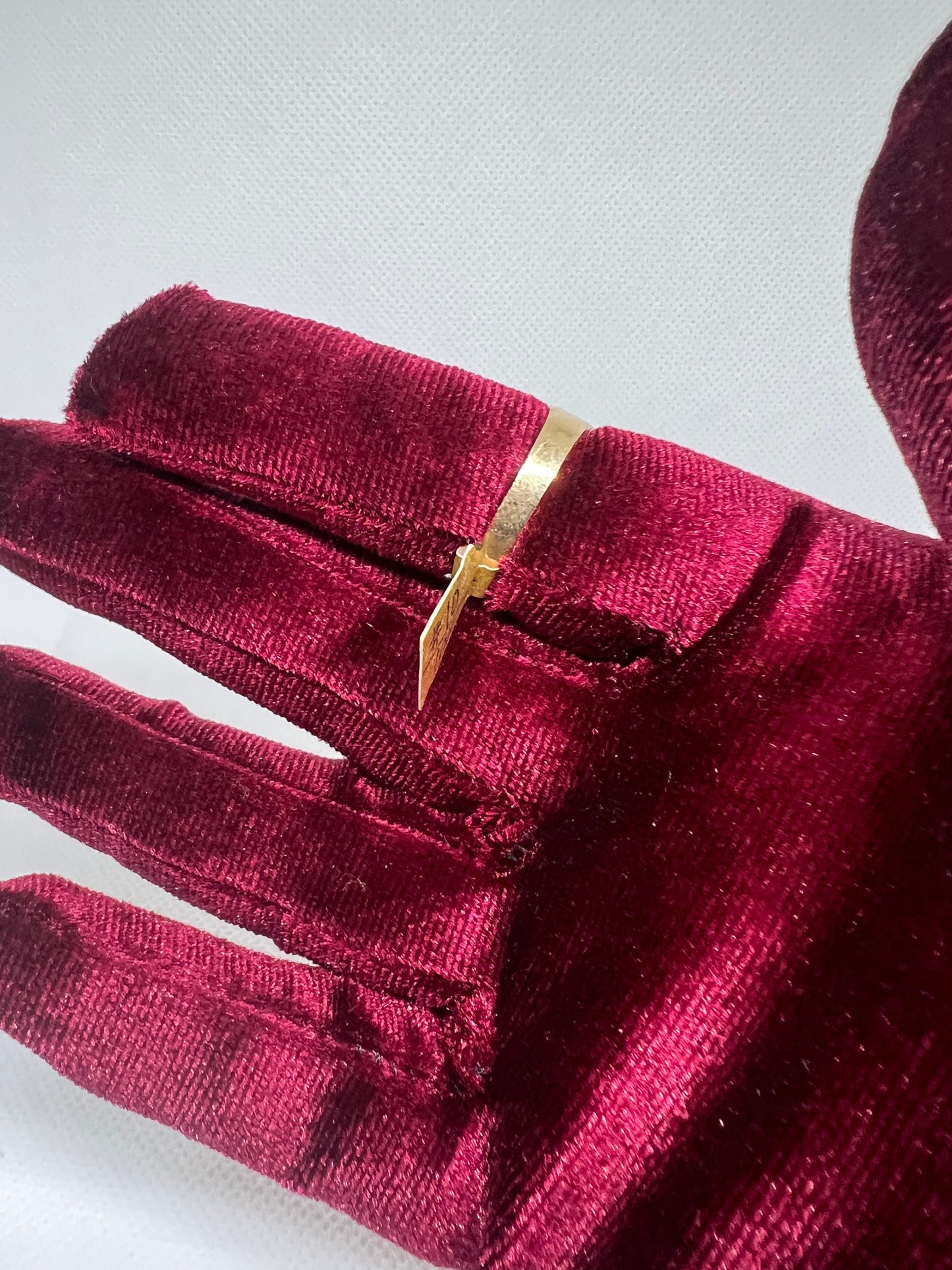 10K Solid Gold Mens Ring - Chain Included