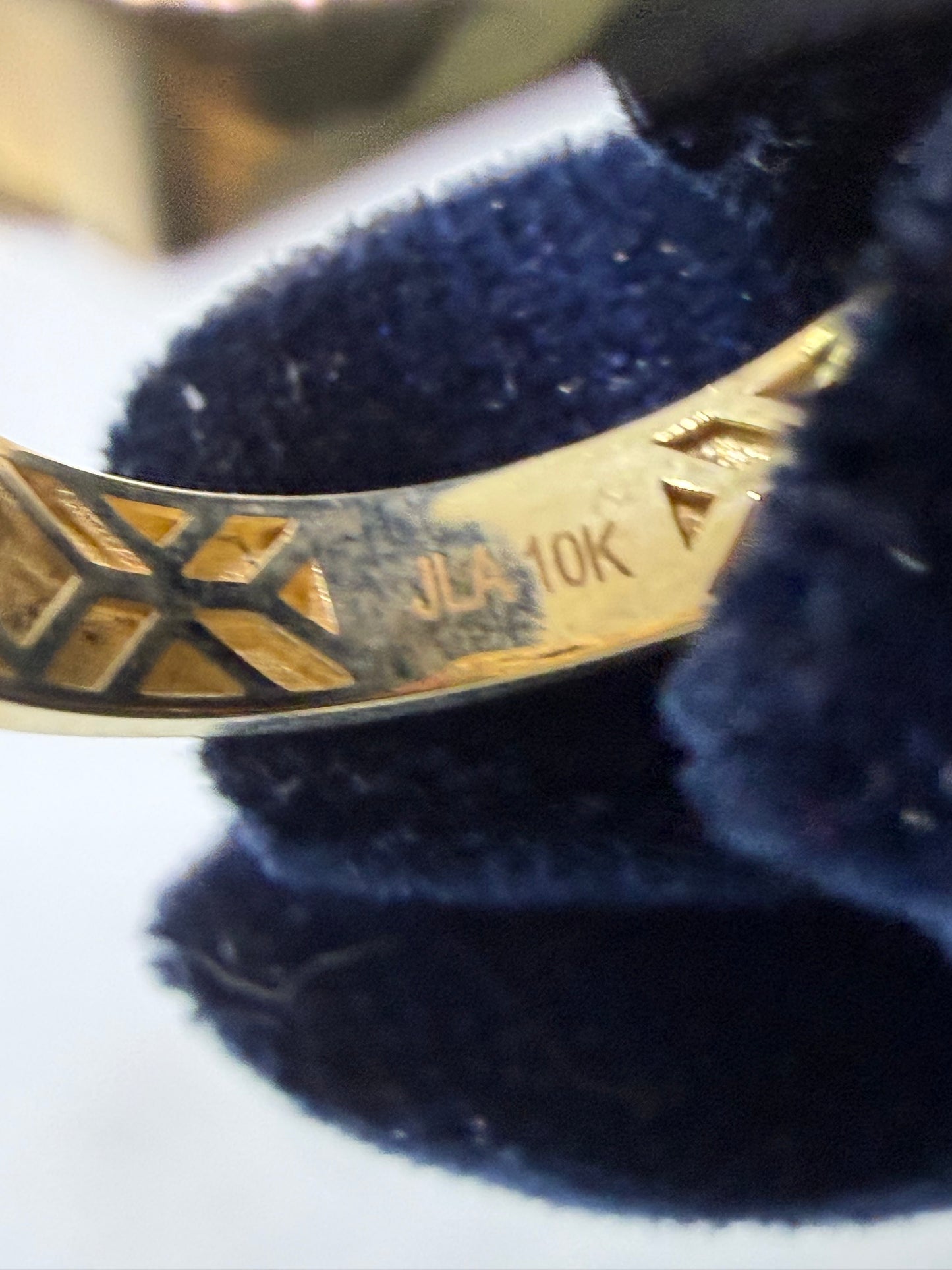 10K Solid Gold Eagle Ring a Size 11