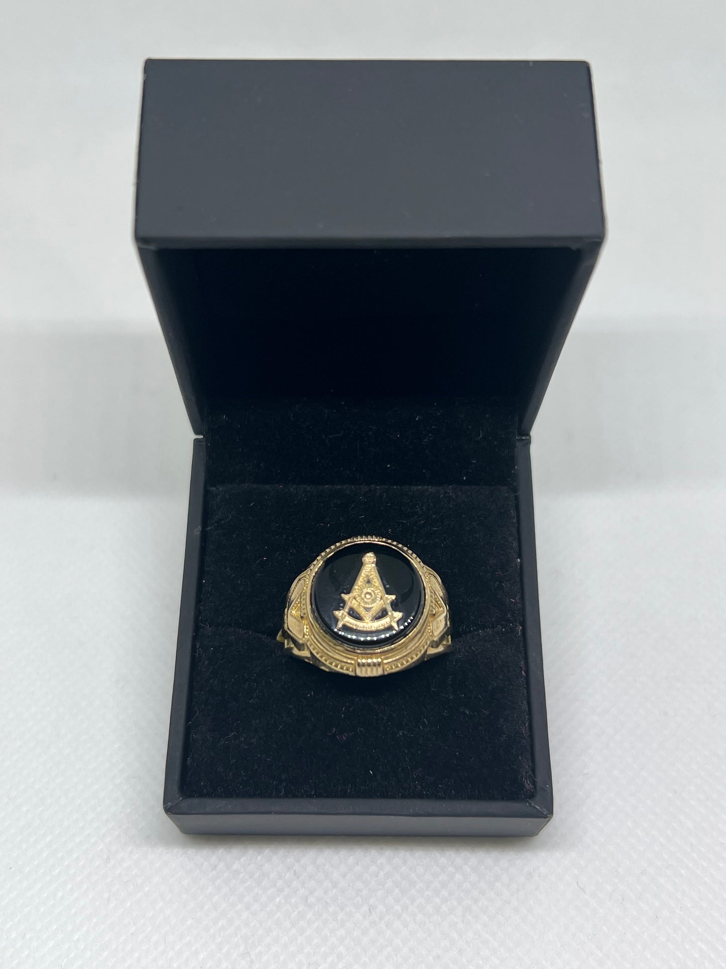 10K Solid Gold Masonic Ring - Chain Included