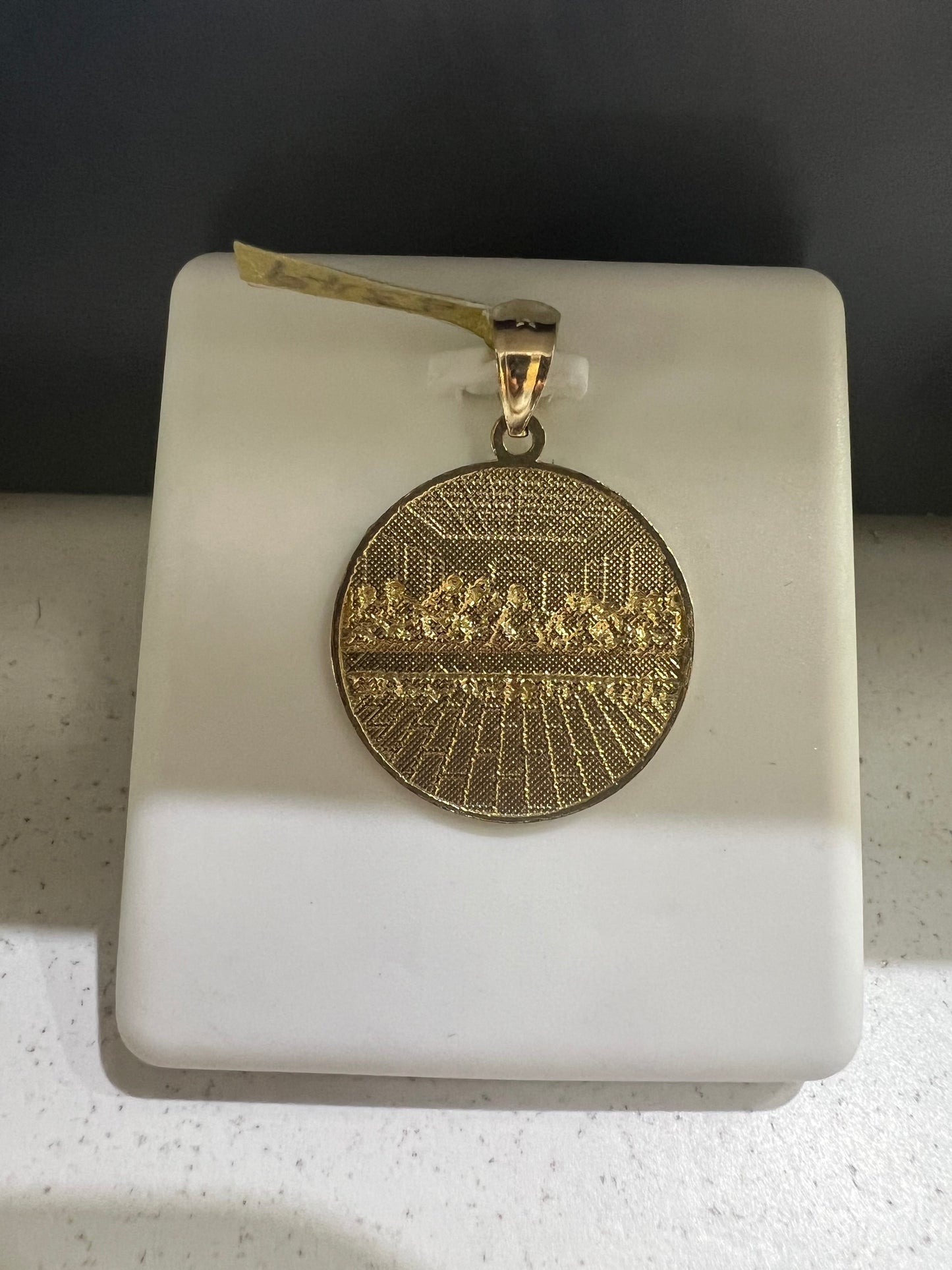 10K Gold Last Supper Circle Pendant (Medium)