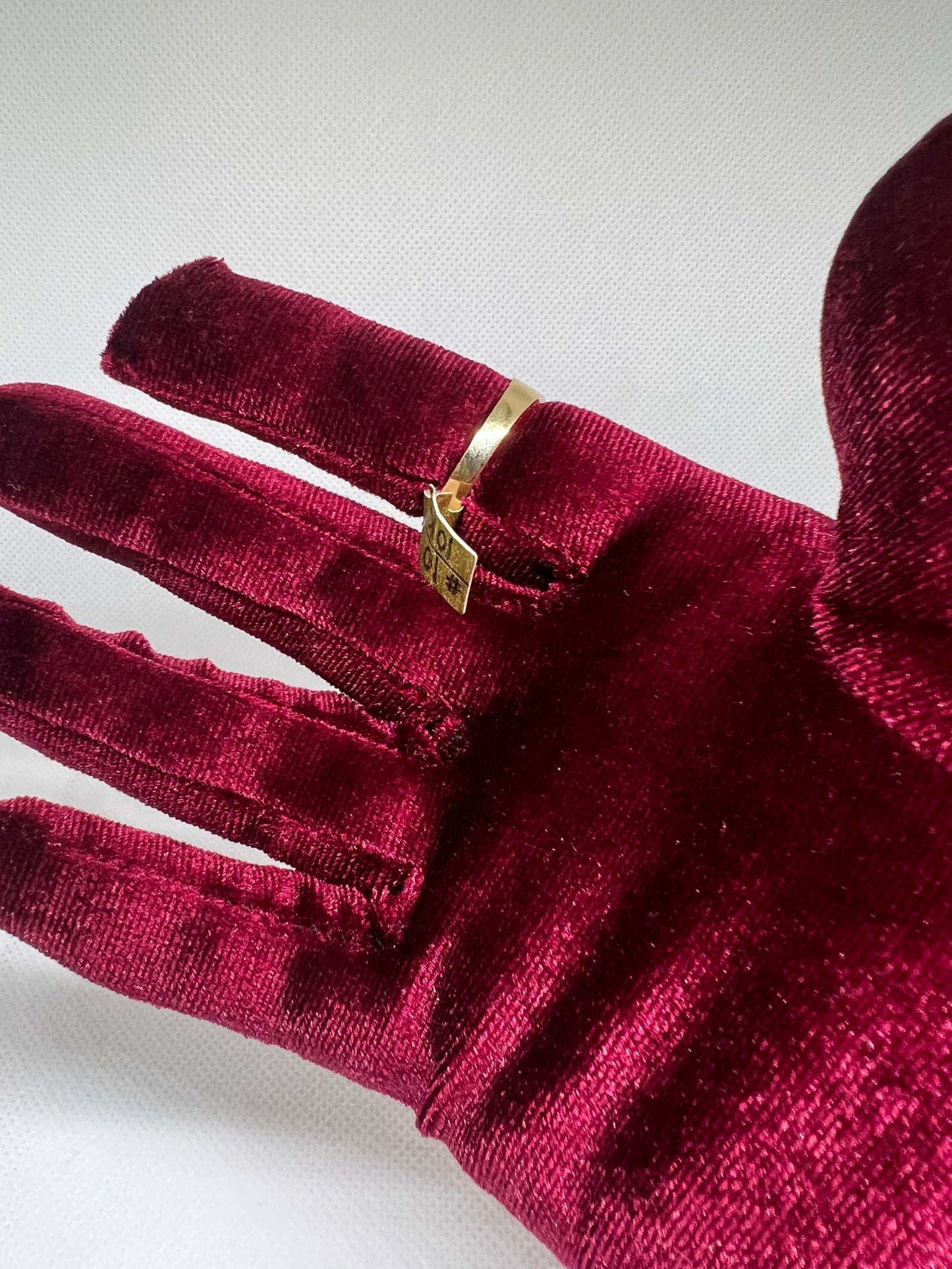 10K Solid Gold Panther Ring - Chain Included