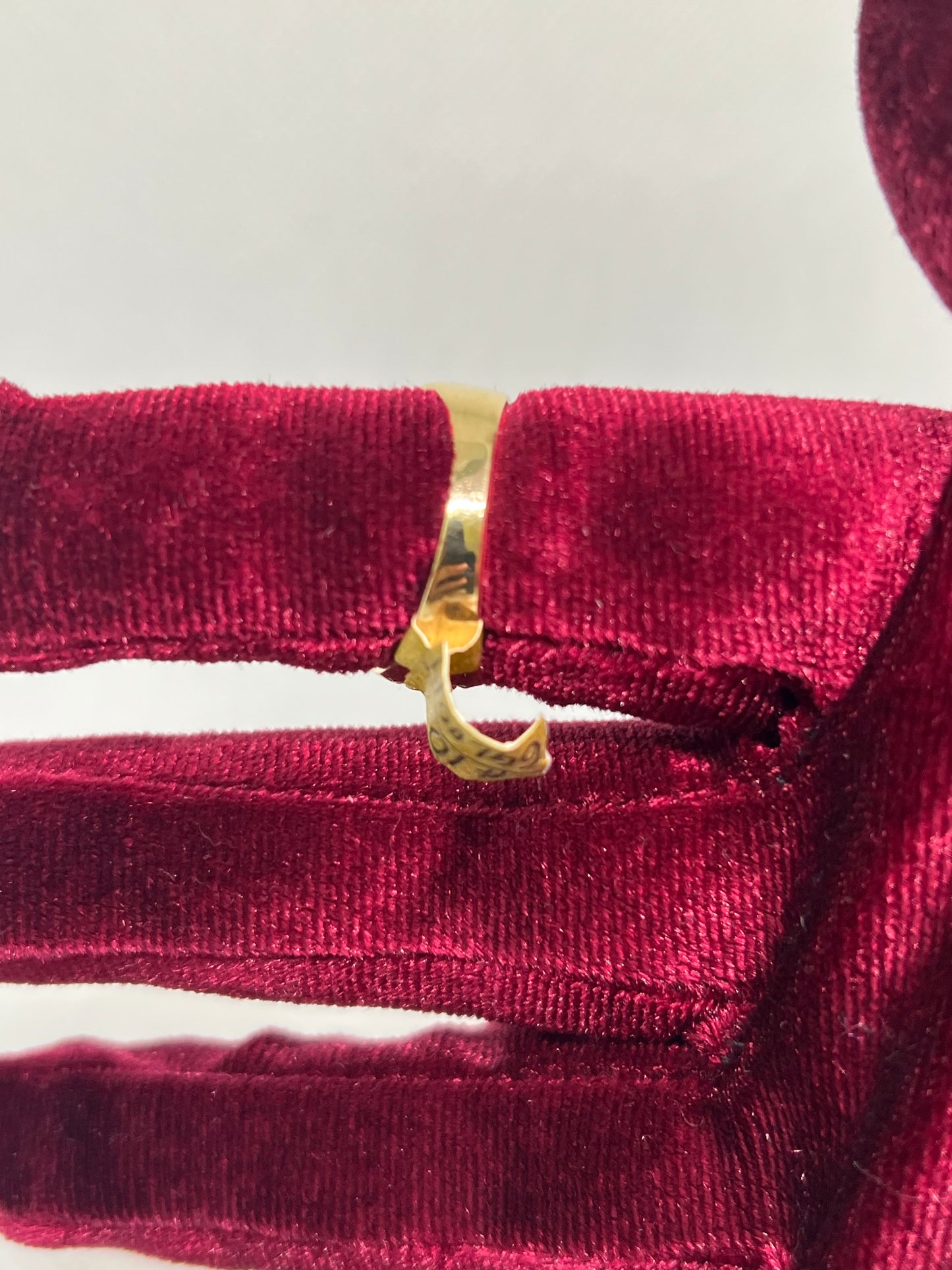 10K Solid Gold Masonic Ring - Chain Included