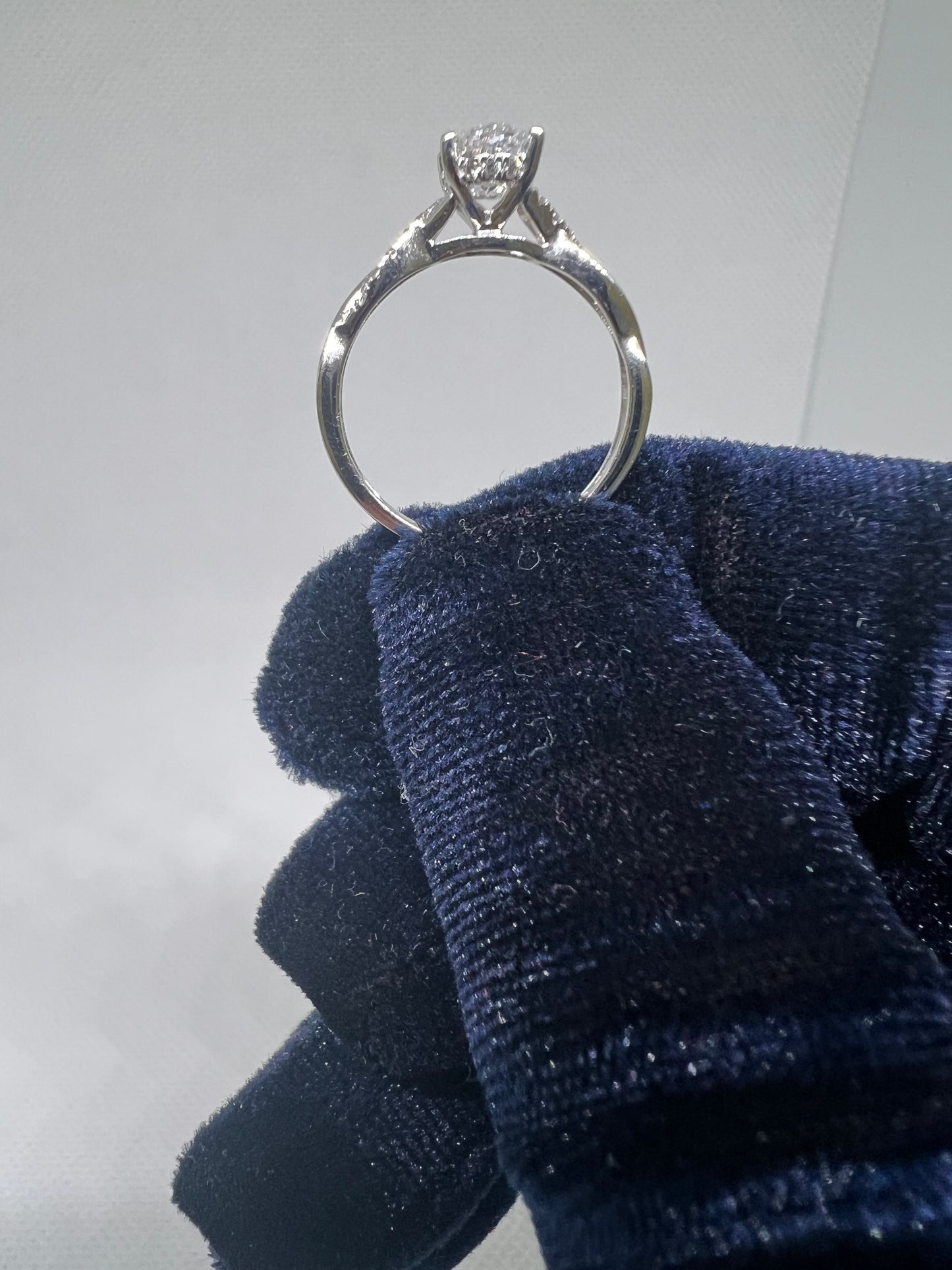 DC CERTIFIED Lab Grown Oval Infinity Style Diamond Ring