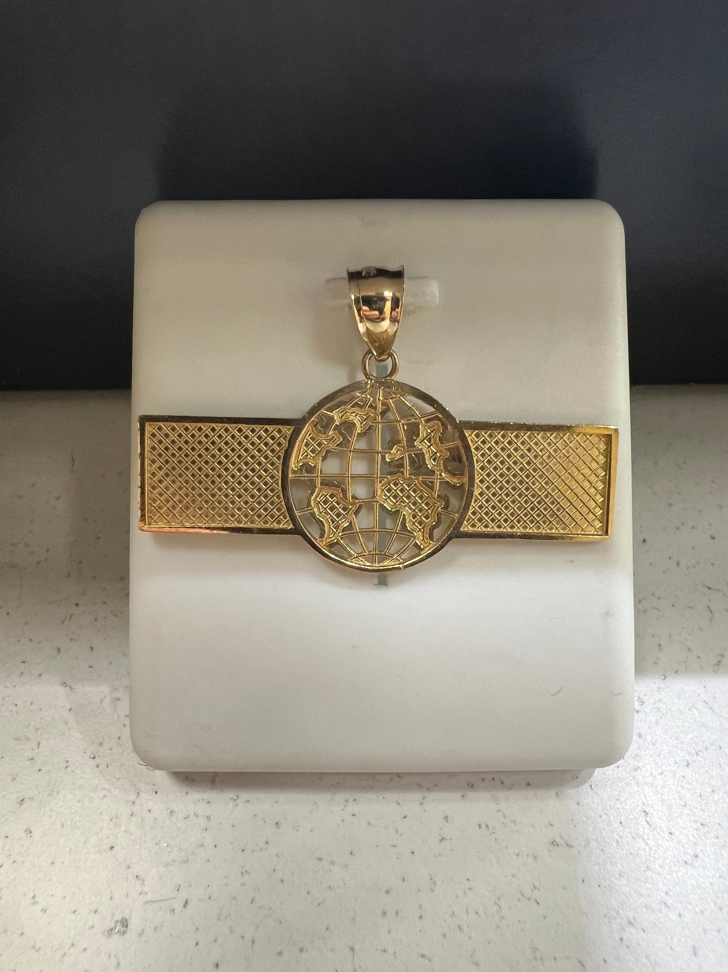 10K Gold World is Yours Pendant