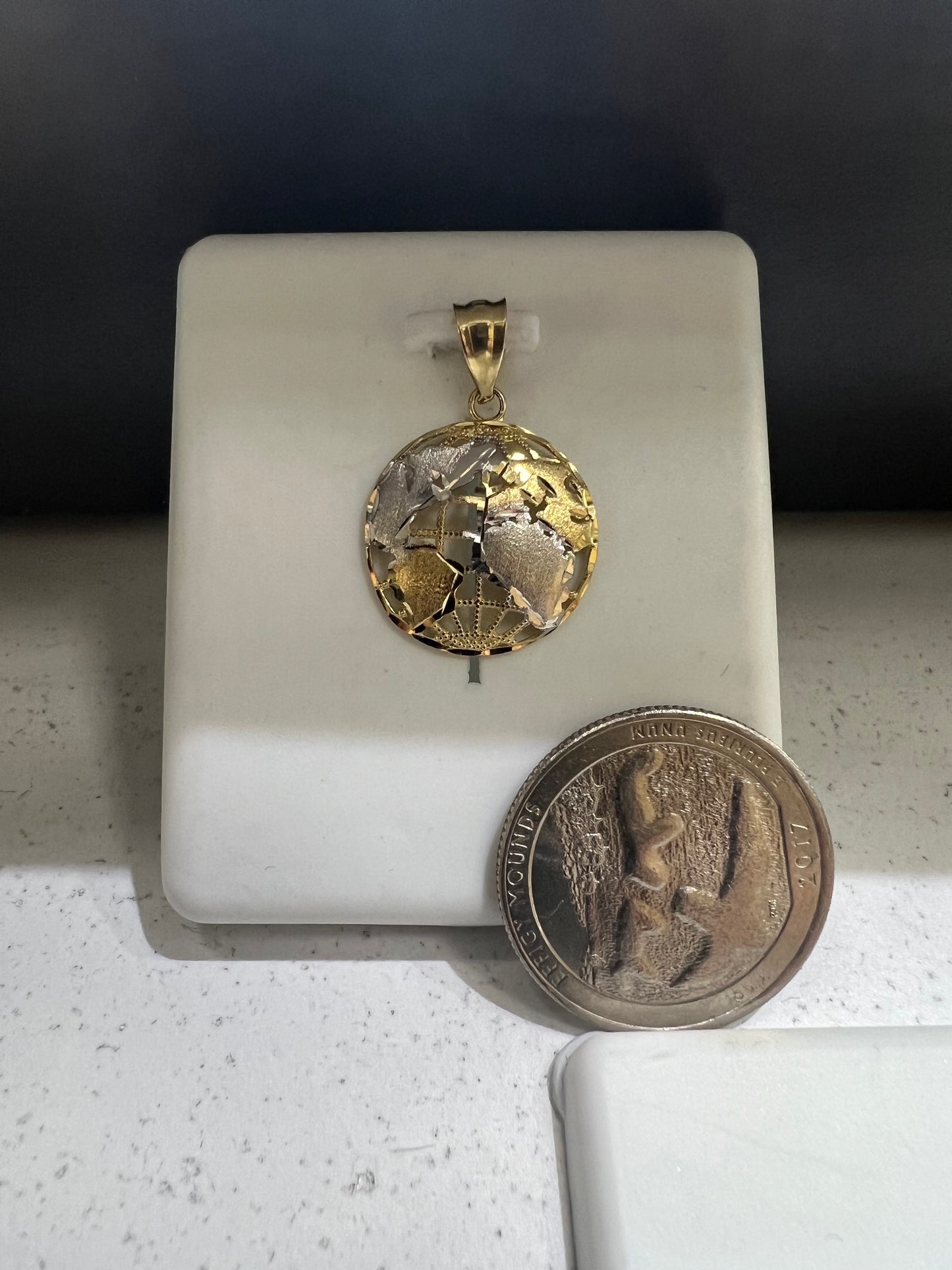 10K Gold World Pendant