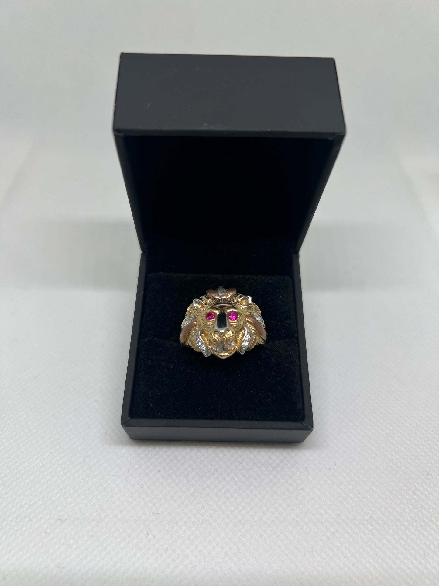10K Solid Gold Lion Ring - Chain Included
