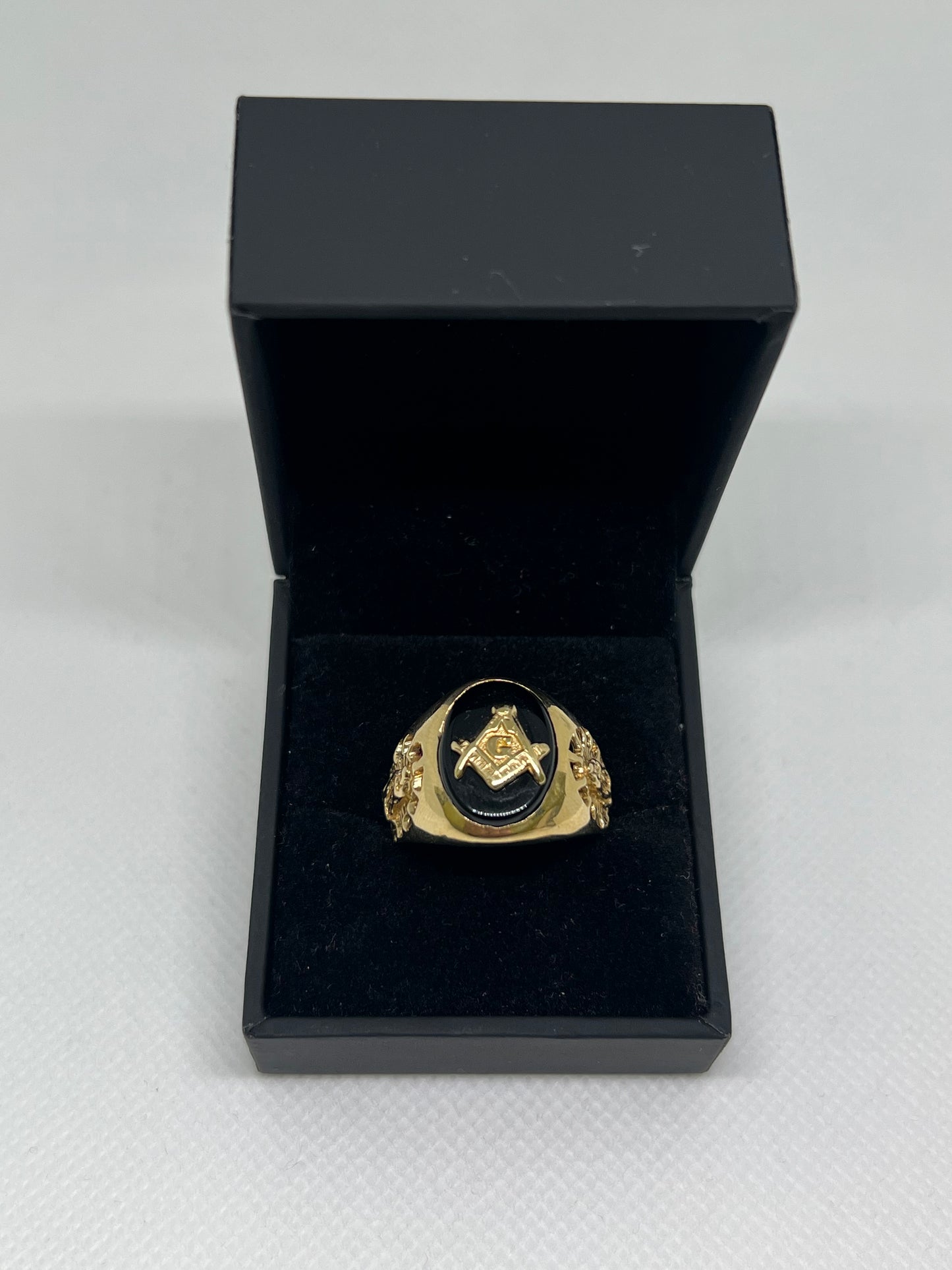 10K Solid Gold Masonic Ring - Chain Included