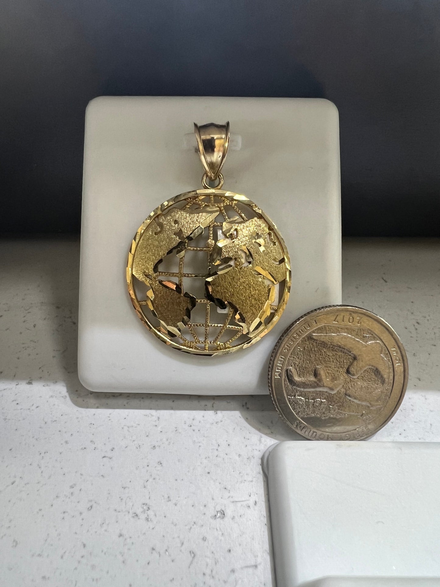 10K Gold World Pendant (Big)