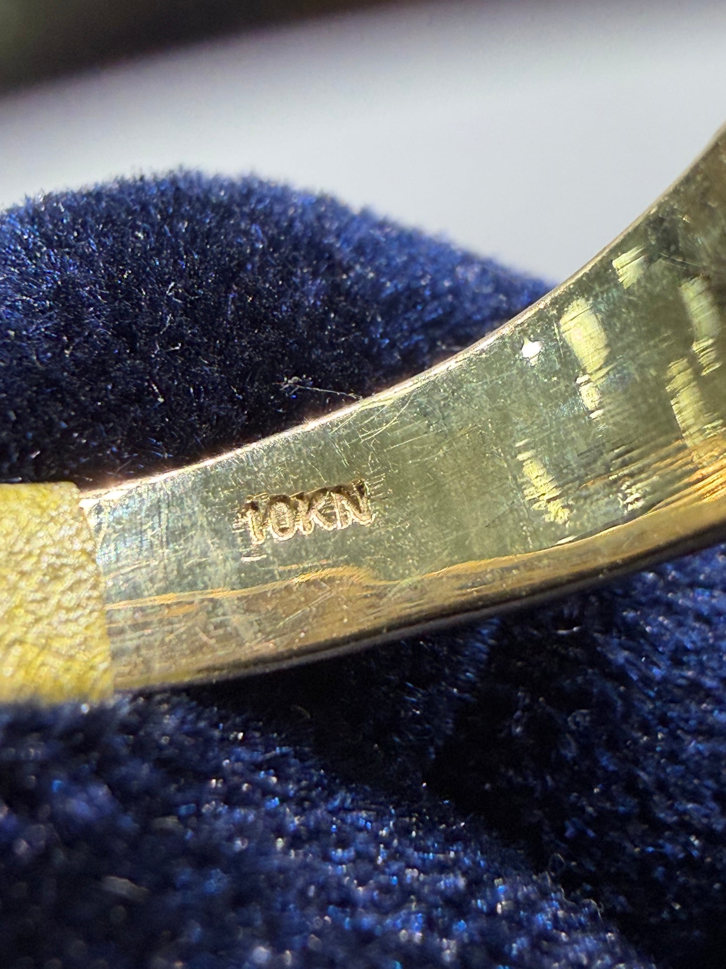 10K Solid Gold Plate Ring - Size 9