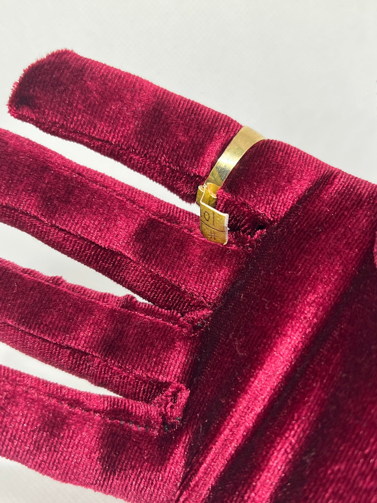 10K Solid Gold Star Ring - Chain Included