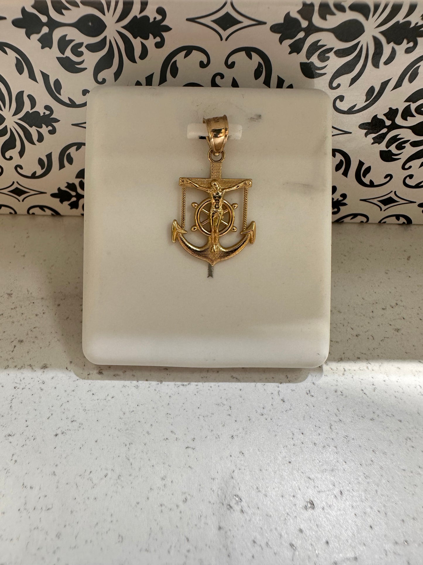 10K Anchor Pendant