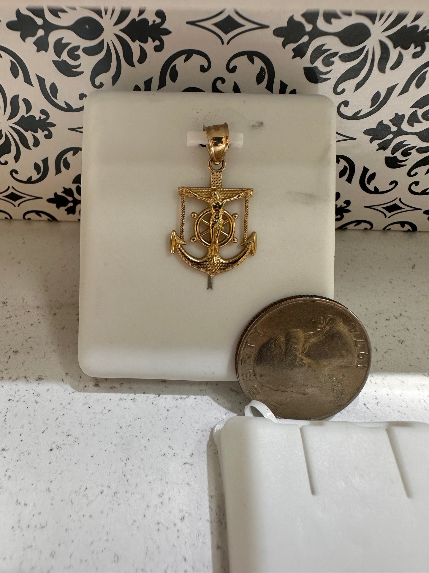 10K Anchor Pendant