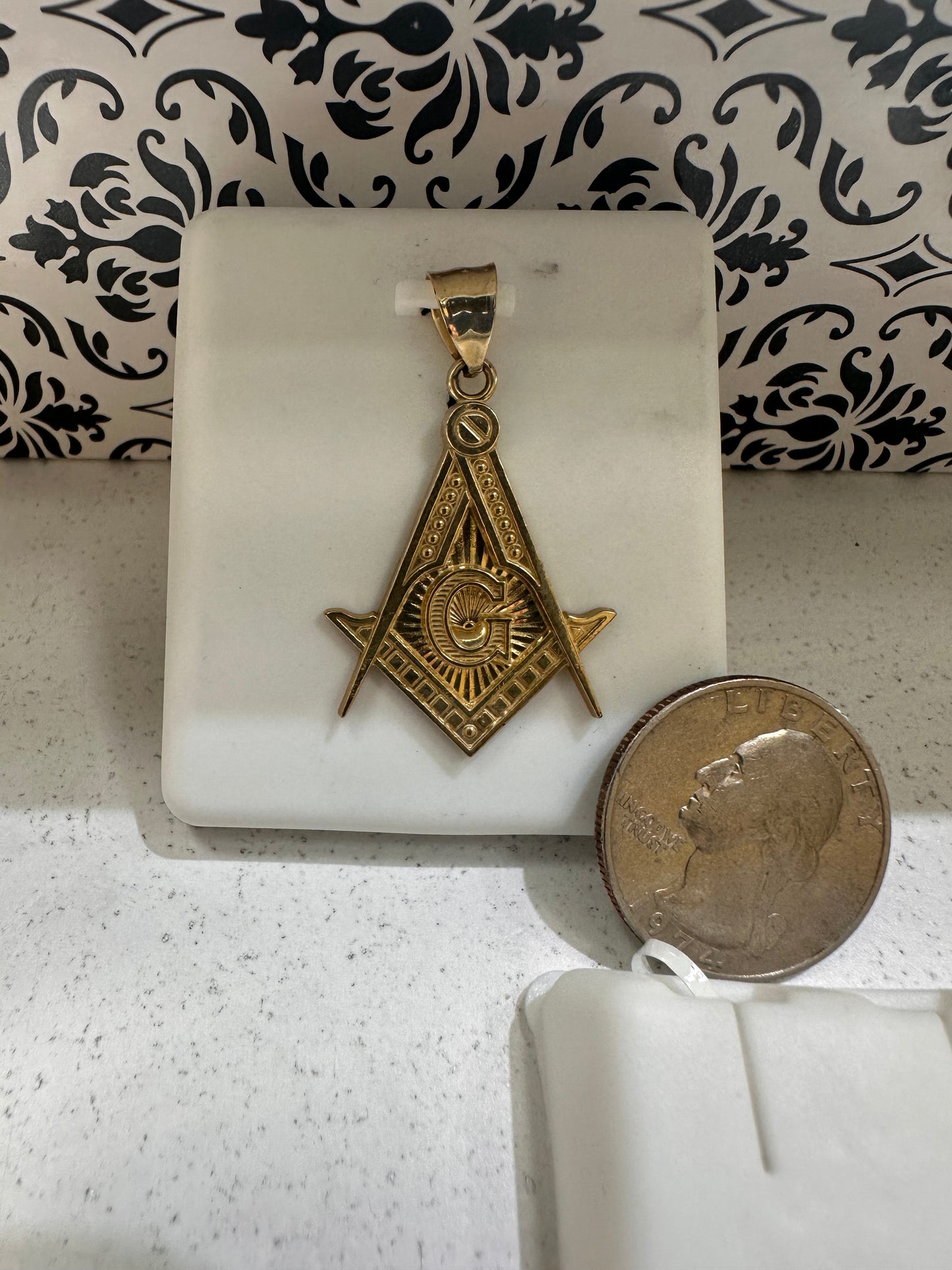 10K Mesonic Pendant
