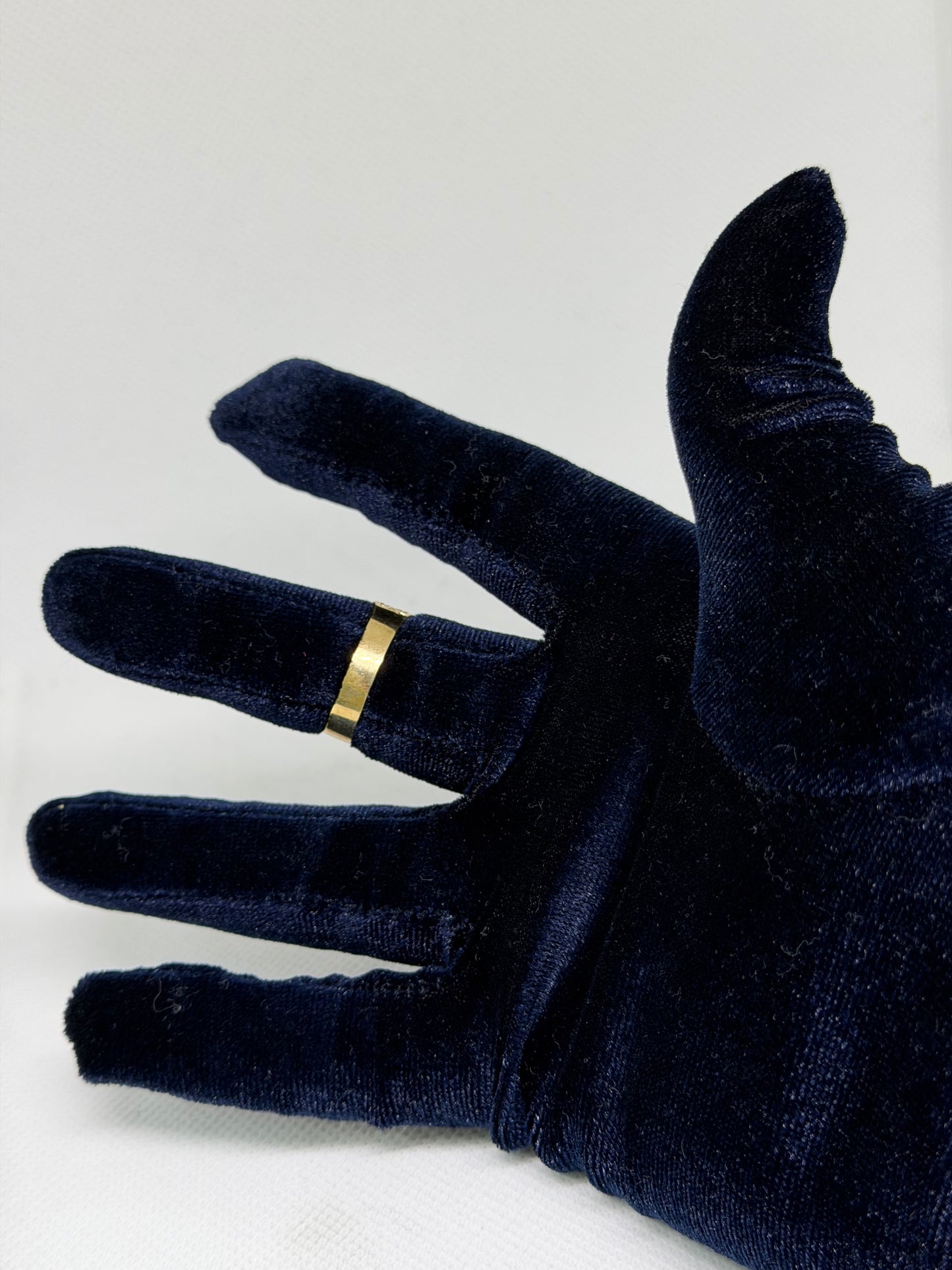 10K Solid Gold Glacier Stone Ring - Size 11