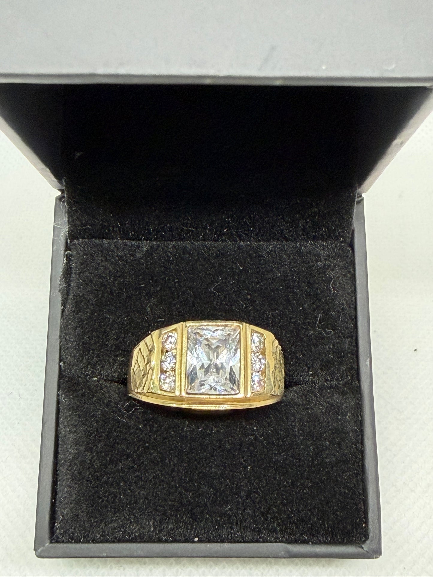 10K Solid Gold 3 Stone Glacier Ring - Size 10