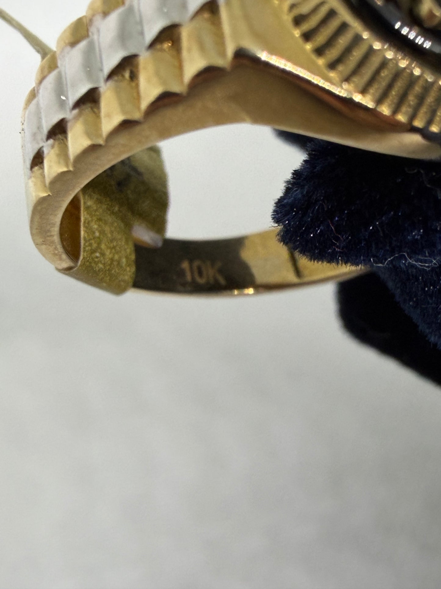 10K Solid Gold Crown Ring - Size 11