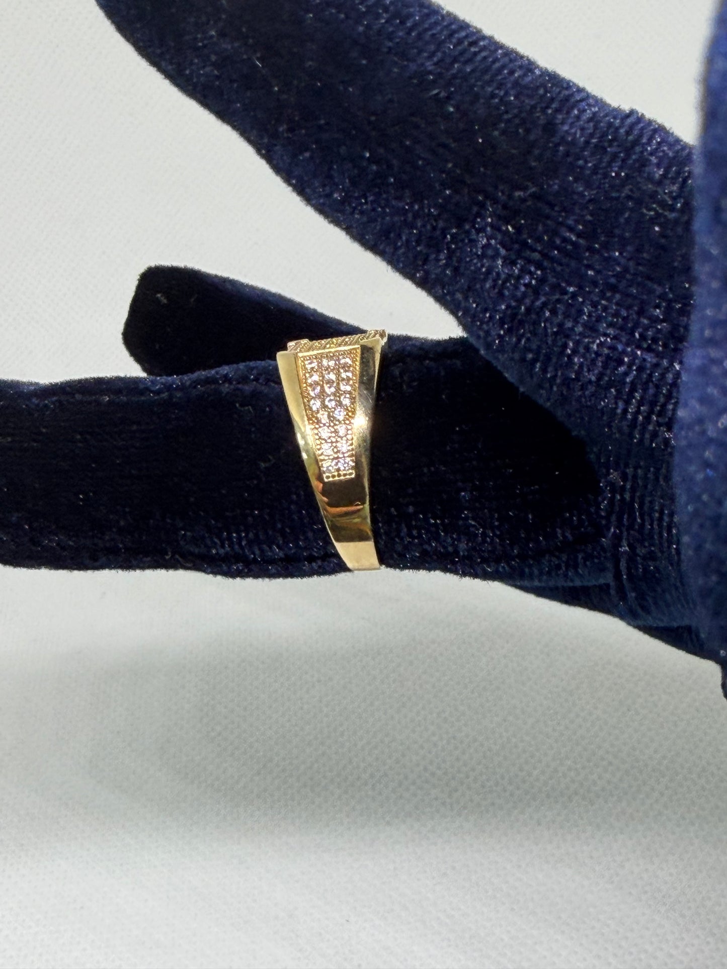 10K Solid Gold Glacier Ring - Size 10