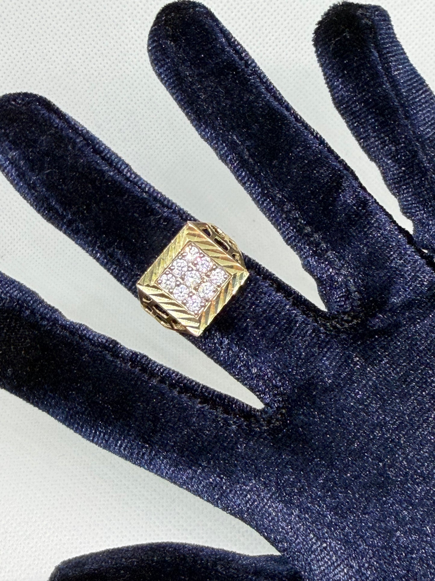 10K Solid Gold 9 Glacier Stone Ring - Size 10