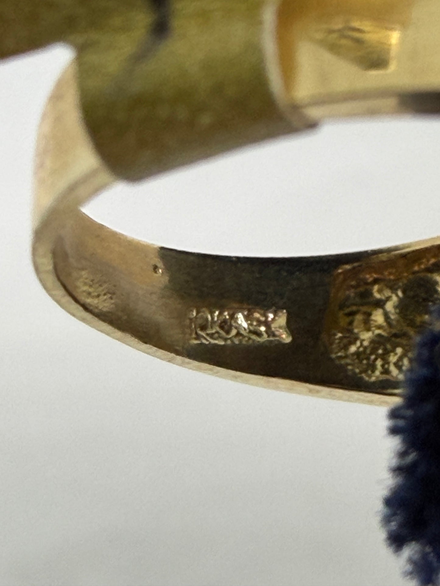 10K Solid Gold Goat Ring - Size 8