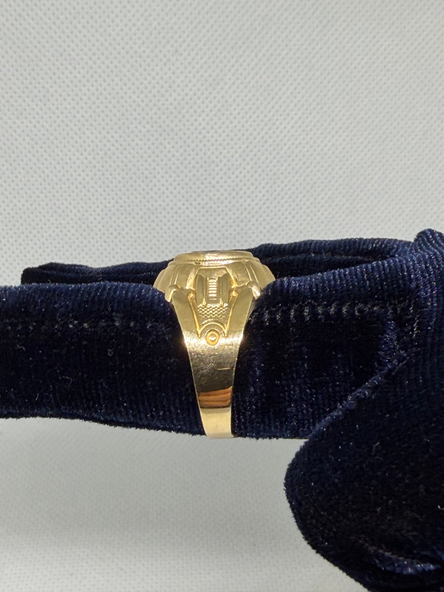 10K Solid Gold Single Oval Stone Ring - Size 11