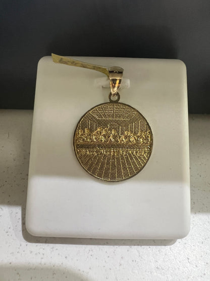 10K Gold Last Supper Circle Pendant (Medium)