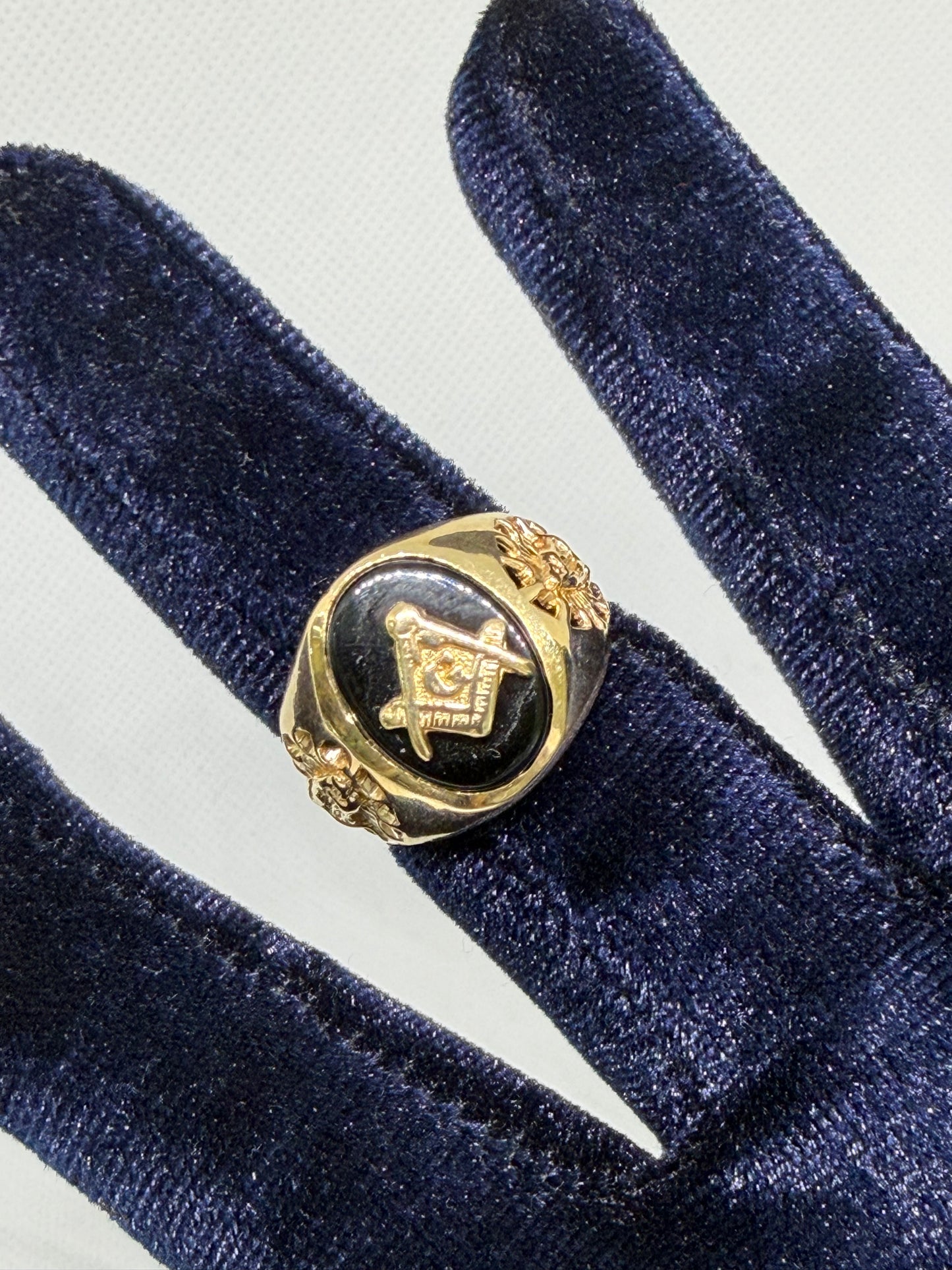 14K Solid Gold Masonic Ring Size 8