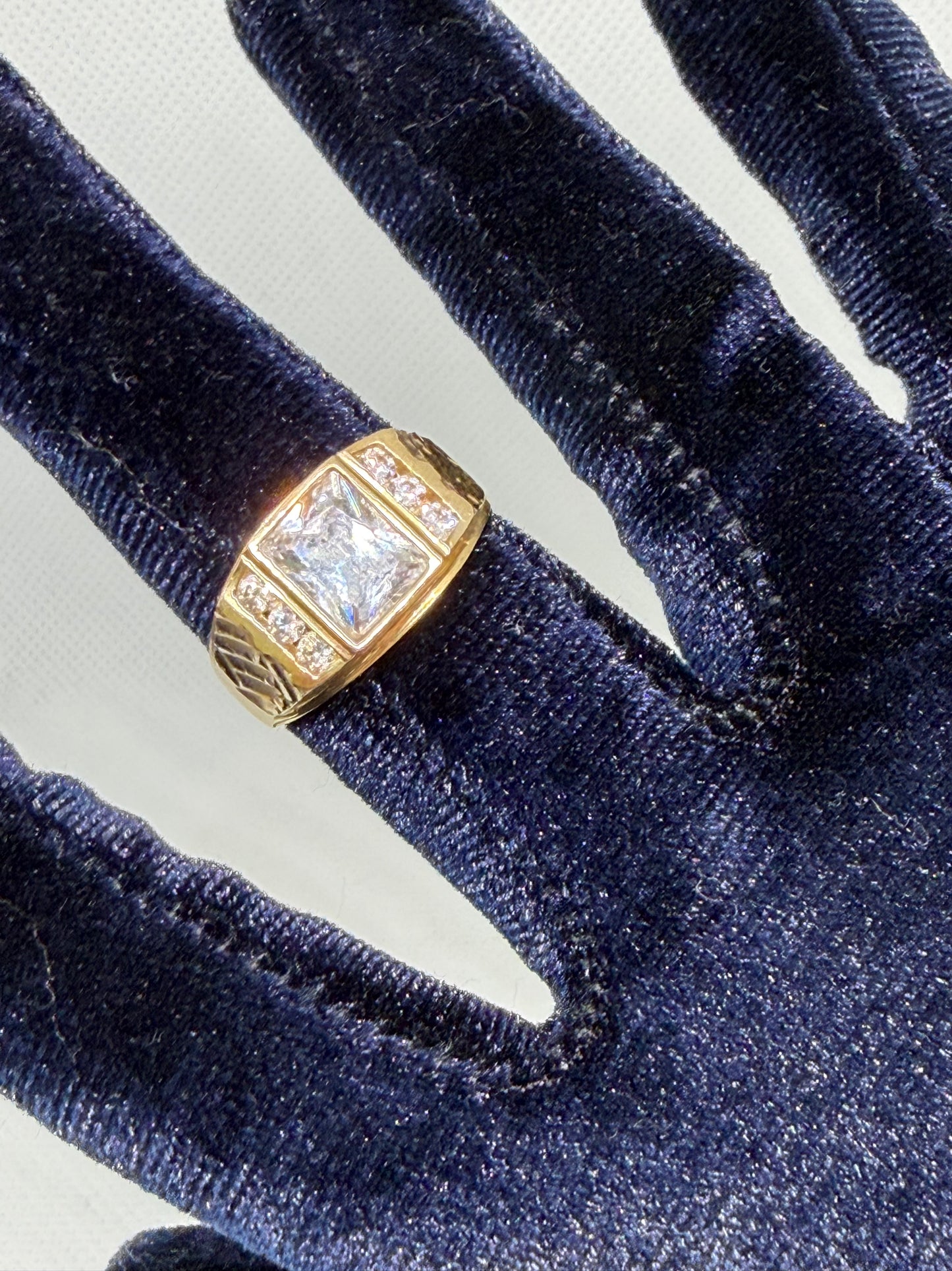 10K Solid Gold 3 Stone Glacier Ring - Size 10