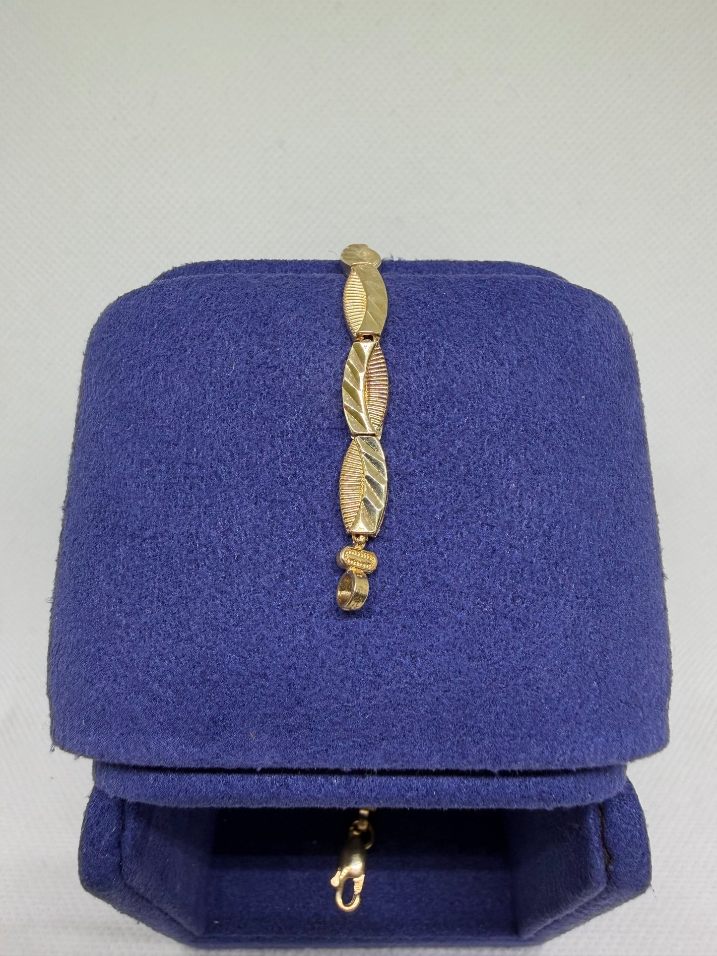 10K Solid Gold Flow Bracelet - 7.5 Inches