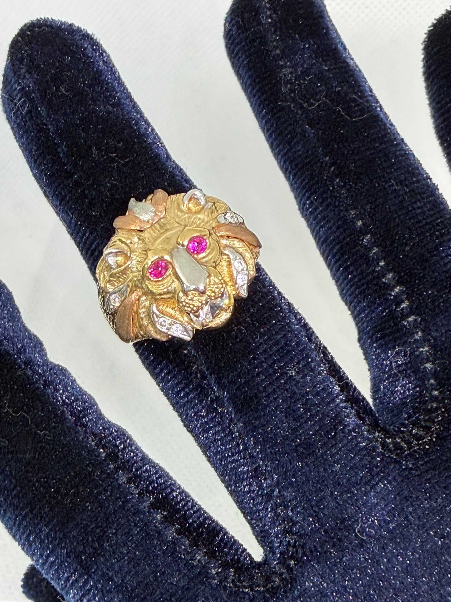 10K Solid Gold Lion Head Ring - Size 9