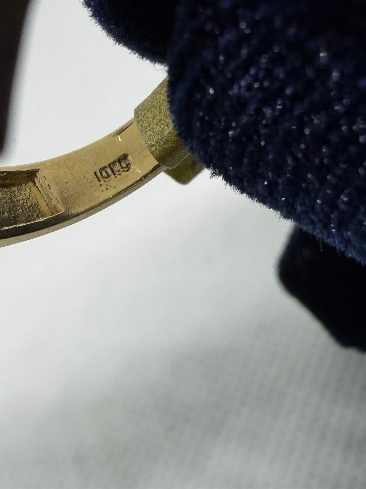 10K Solid Gold Glacier Star Ring - Size 10