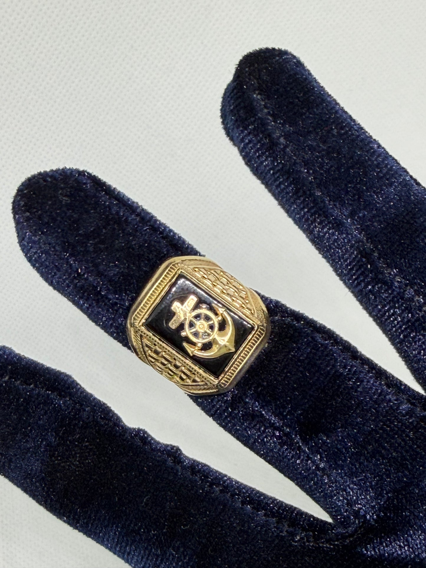 10K Solid Gold Anchor Ring - Size 8