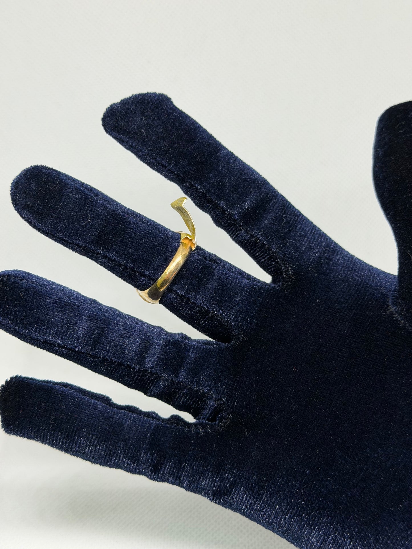 10K Solid Gold Glacier Eagle Ring - Size 10