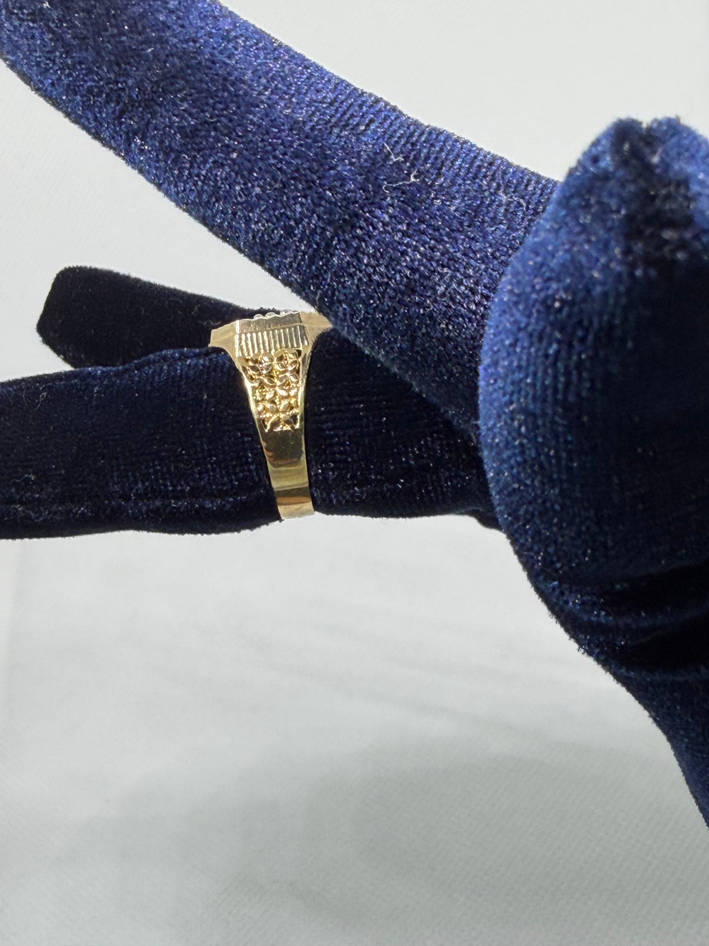 10K Solid Gold Glacier Stone Ring - Size 11