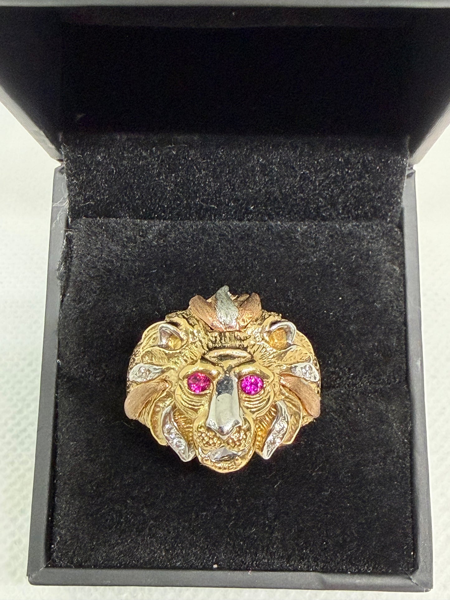 10K Solid Gold Lion Head Ring - Size 9