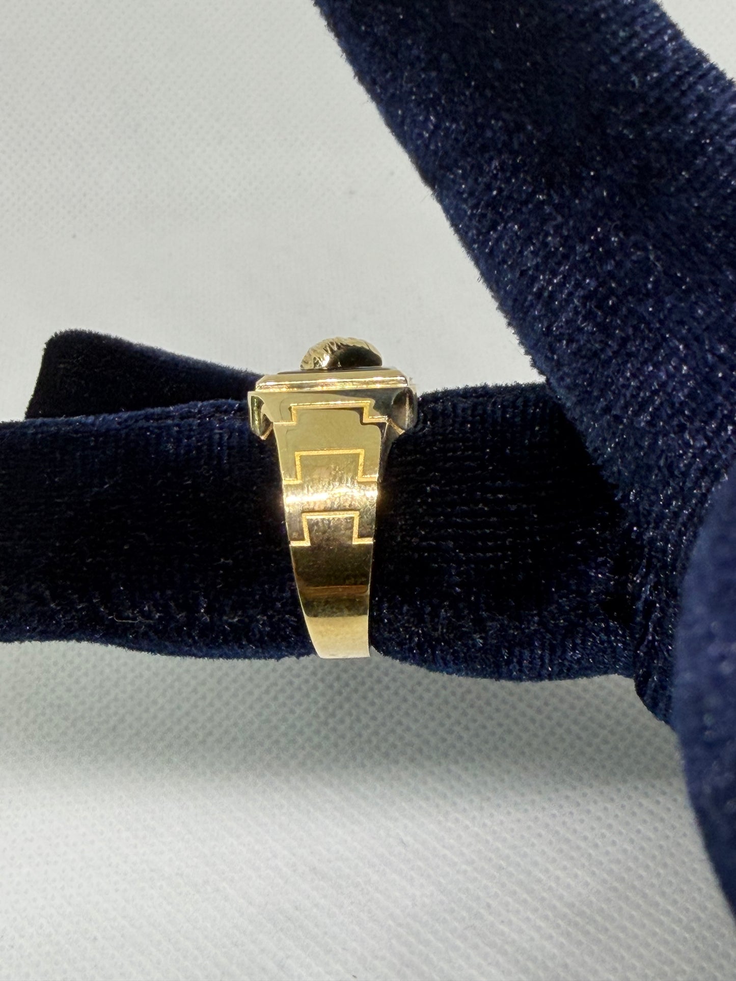 10K Solid Gold Eagle Ring a Size 11