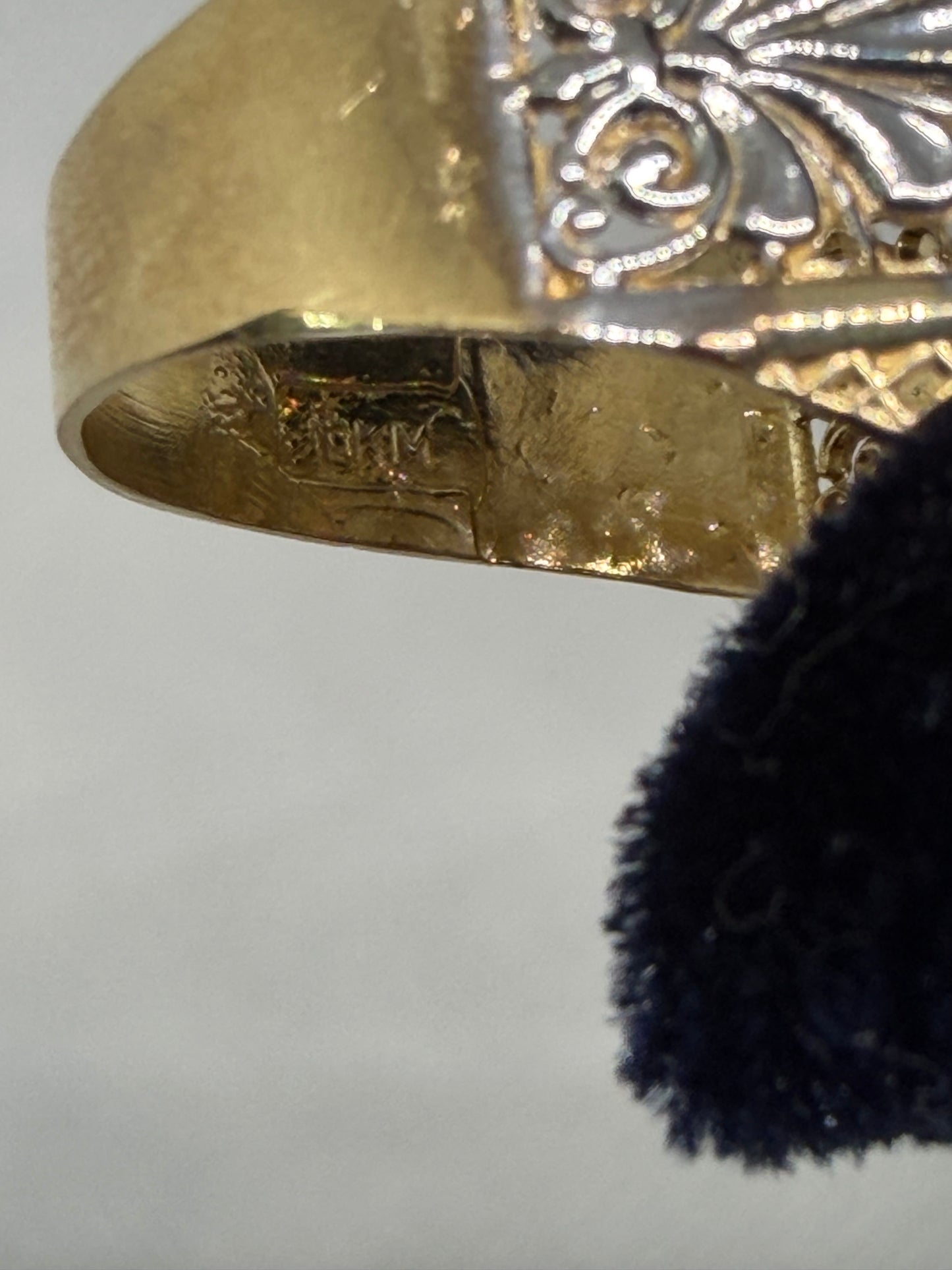 10K Solid Gold Glacier Ring - Size 10