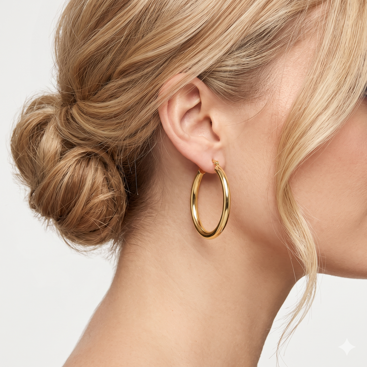 10K Gold Medium Hoop Earrings 3MM (Clasp Style)